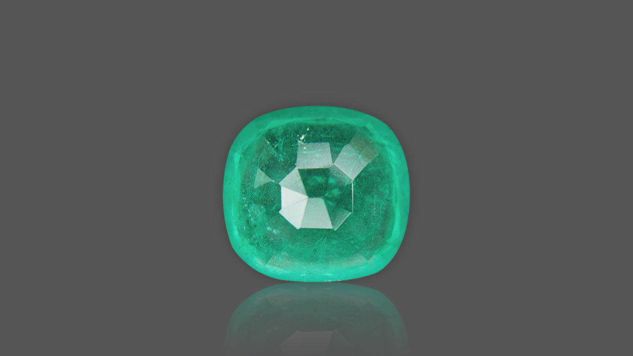 Buy Natural Colombia Emerald weighing 6.25 Ratti at Best Price