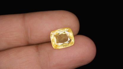 Buy Natural 5.32 Carat Yellow Sapphire Stone at best price online