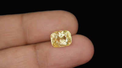 Yellow Sapphire - 4.95 Carat
