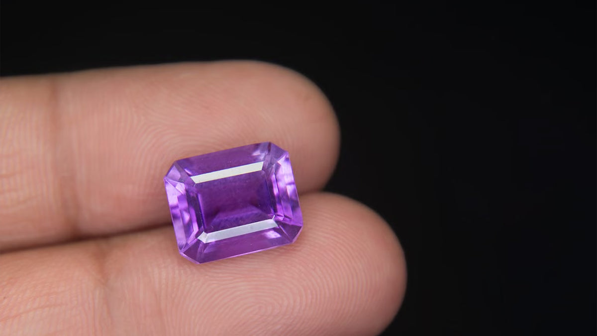 Buy Natural 5.78 Carat Amethyst Stone at best price online