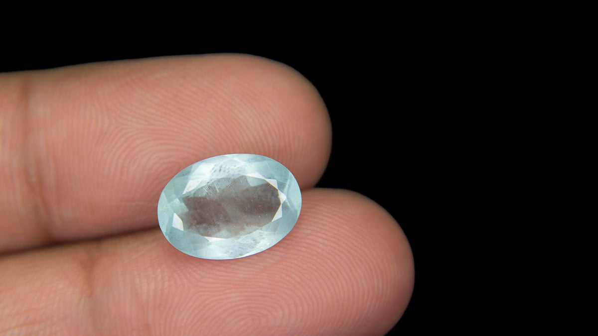 Buy Natural 4.04 Carat Aquamarine Stone at best price online
