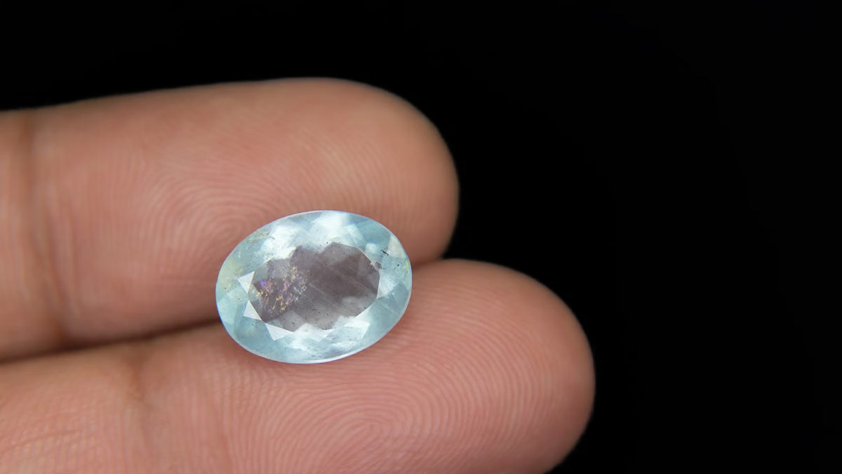 Buy Natural 3.98 Carat Aquamarine Stone at best price online