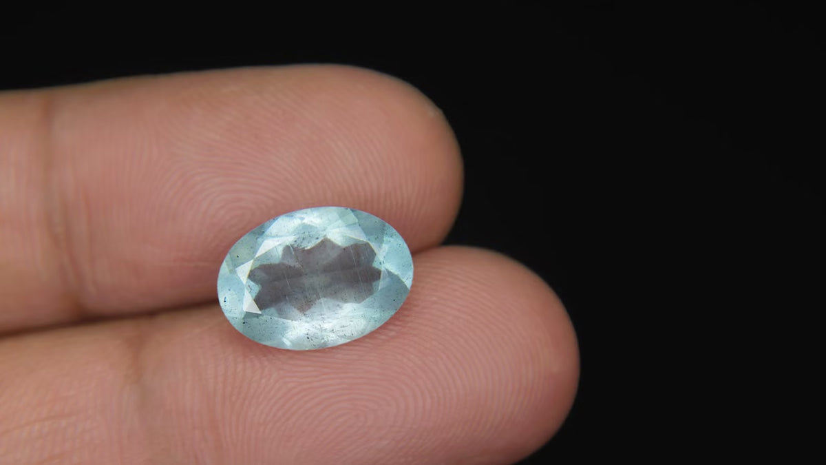 Buy Natural 3.66 Carat Aquamarine Stone at best price online