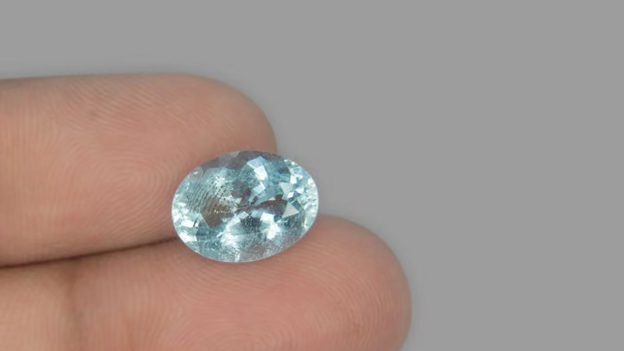 Buy Natural 4.27 Carat Aquamarine Stone at best price online