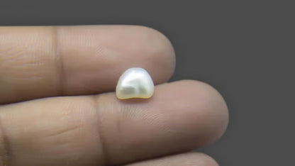 Buy Natural 2.44 Carat Pearls Stone at best price online