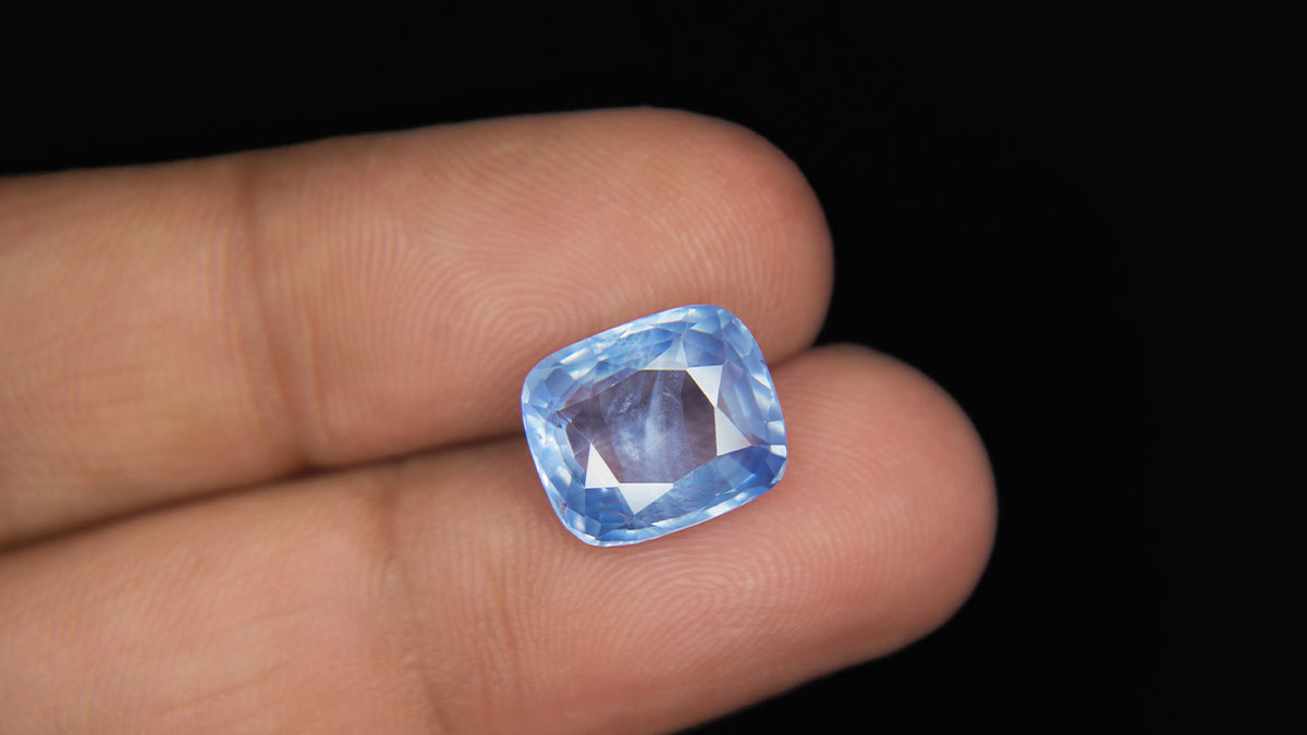Buy Natural 7.05 Carat Blue Sapphire Stone at best price online