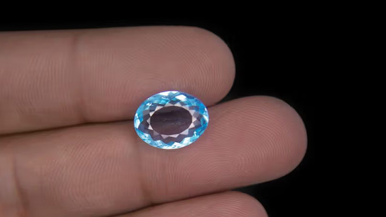 Buy Natural 4.64 Carat Topaz Stone at best price online