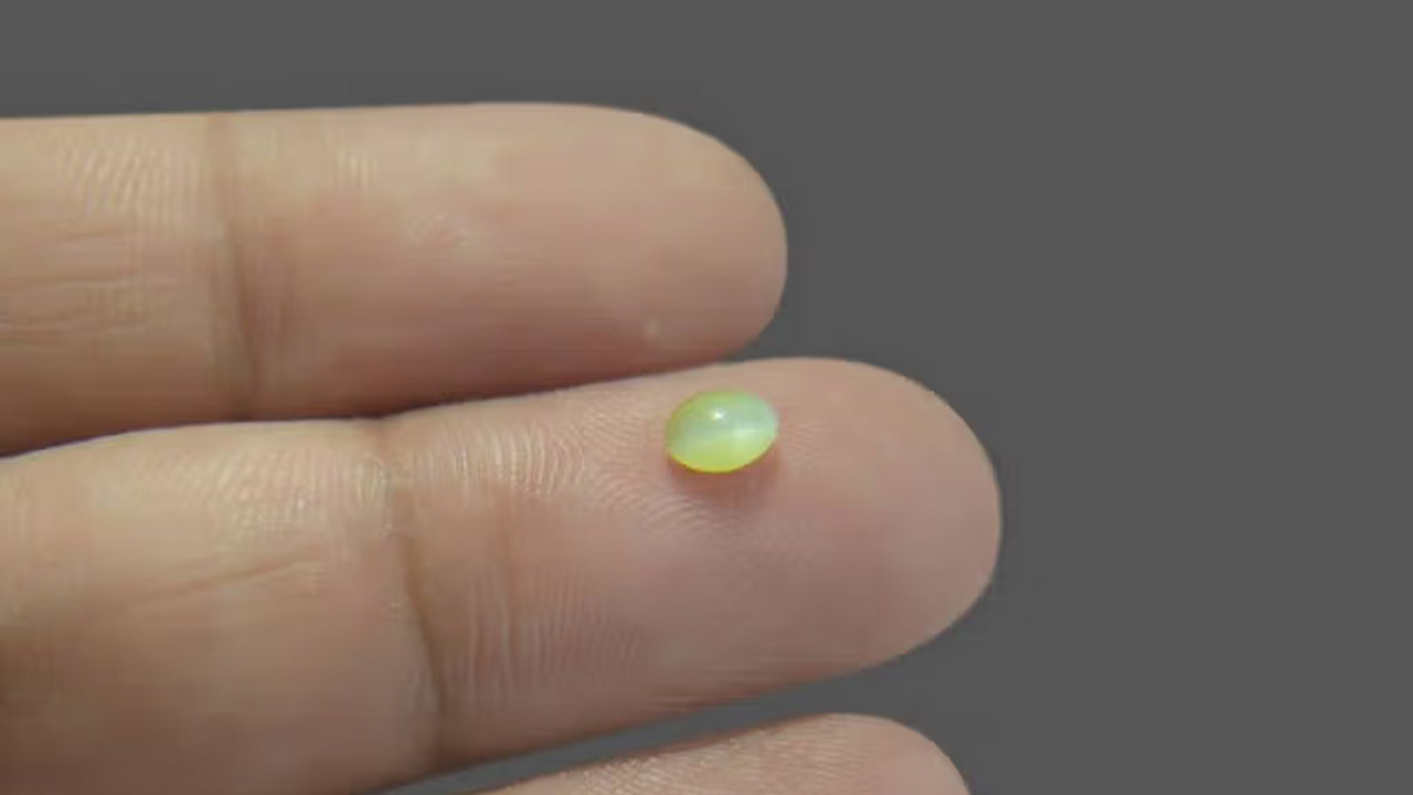 Buy Natural 0.50 Ratti Lehsunia Stone at best price online