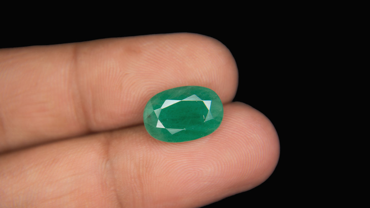 Buy Natural 5.11 Carat Emerald Stone at best price online