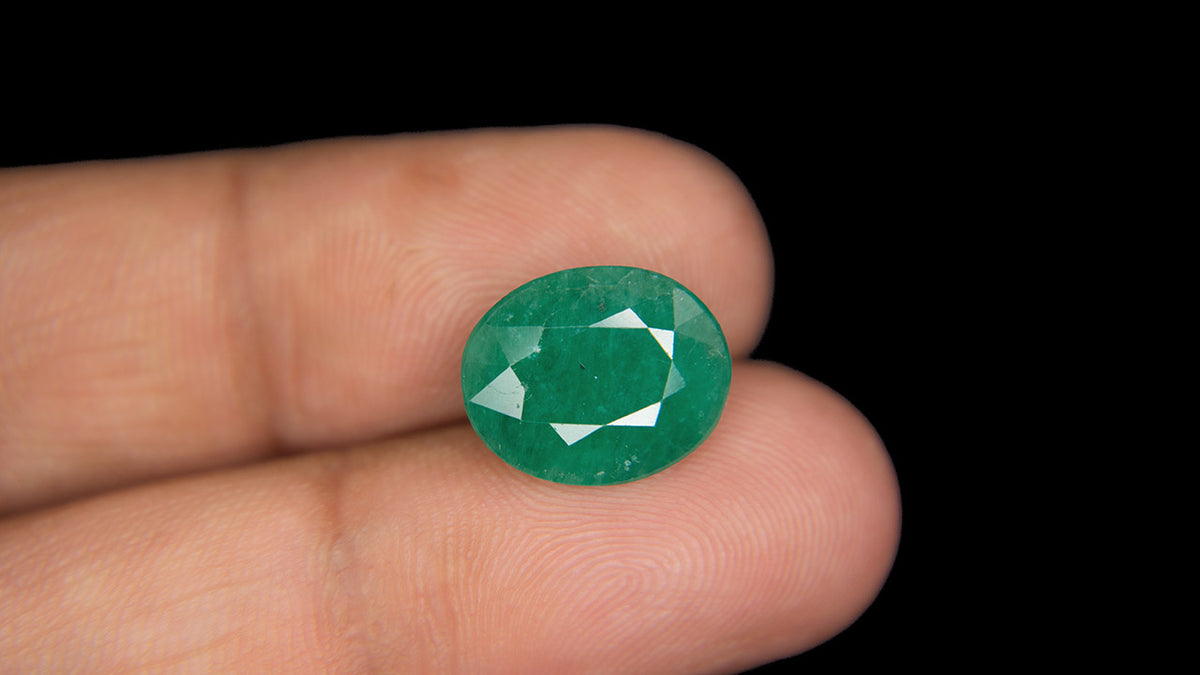 Buy Natural 5.38 Carat Emerald Stone at best price online