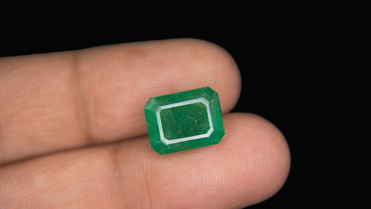 Buy Natural 7.54 Carat Emerald Stone at best price online