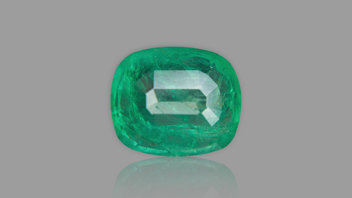 Buy Natural Zambia Emerald weighing 7.50 Carat at Best Price