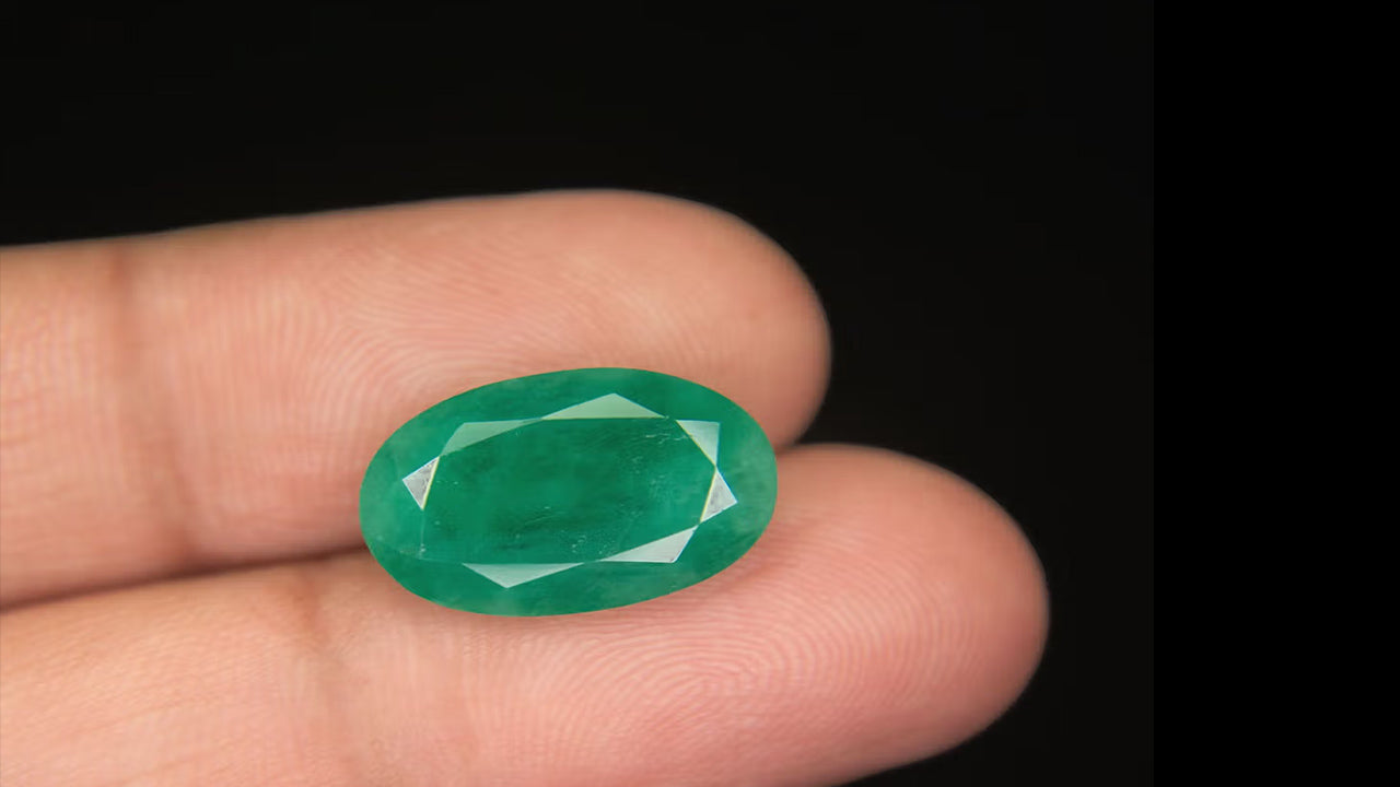 Buy Natural 7.98 Carat Emerald Stone at best price online