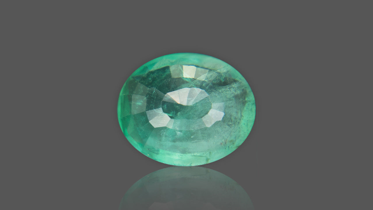 Buy Natural Brazil Emerald weighing 3.25 Ratti at Best Price