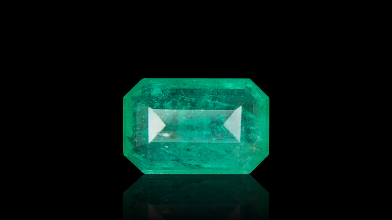 Buy Natural Colombia Emerald weighing 8.25 Ratti at Best Price