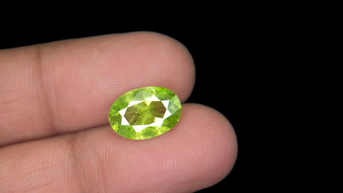 Buy Natural 4.21 Carat Peridot Stone at best price online