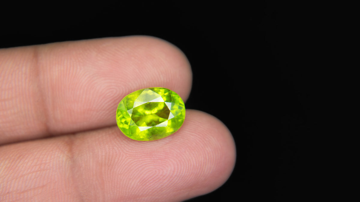 Buy Natural 4.87 Carat Peridot Stone at best price online