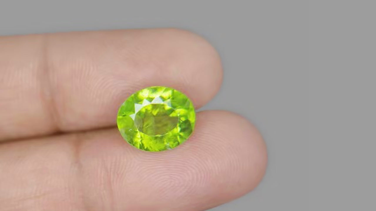 Buy Natural 5.13 Carat Peridot Stone at best price online