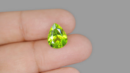 Buy Natural 4.98 Carat Peridot Stone at best price online