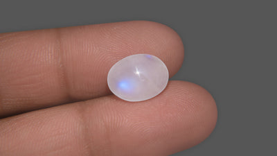 Moonstone Blue Rainbow - 4.80 Carat