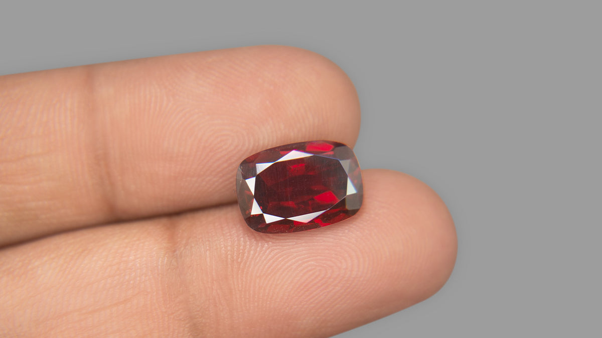 Buy Natural 5.56 Carat Red Garnet Stone at best price online