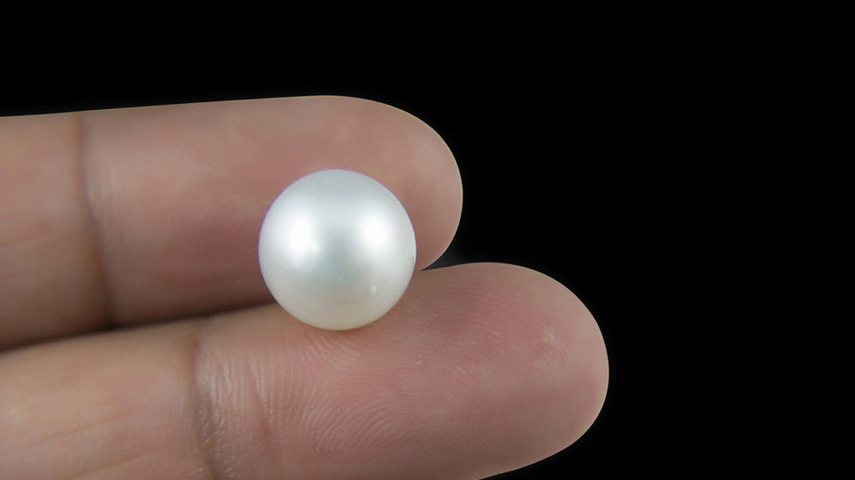 Buy Natural 4.72 Carat Pearls Stone at best price online