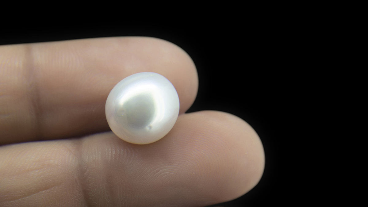 Buy Natural 4.56 Carat Pearls Stone at best price online