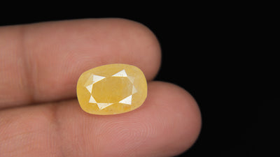 Yellow Sapphire - 9.56 Carat