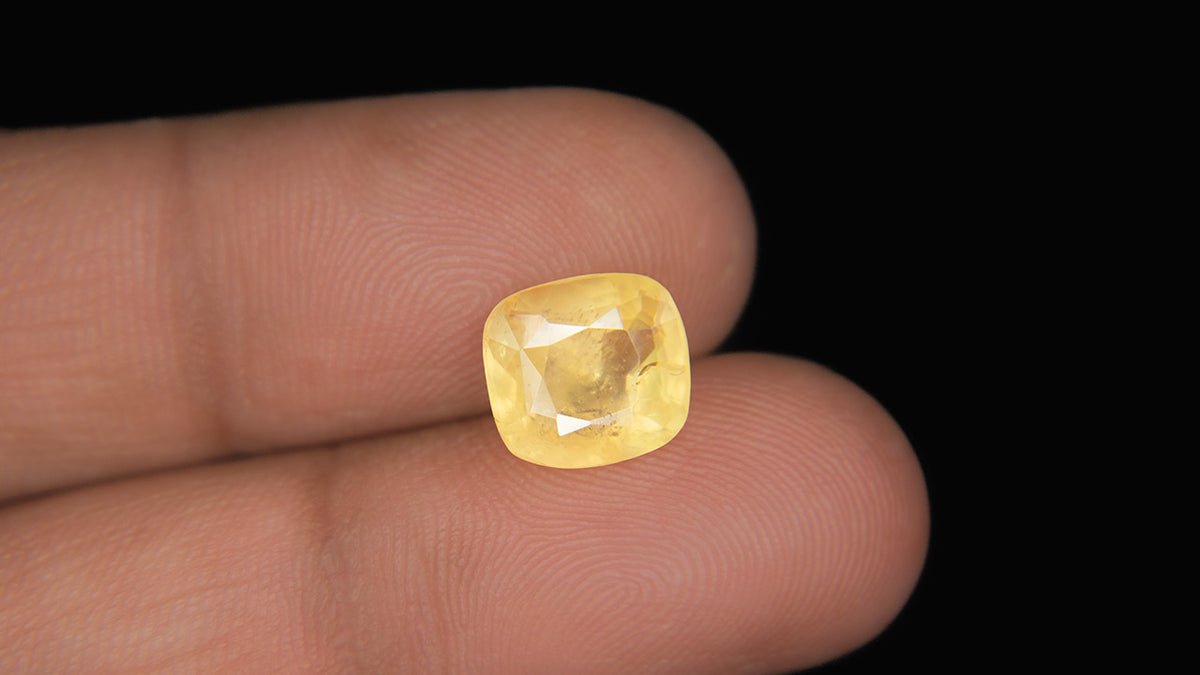 Buy Natural 4.60 Carat Yellow Sapphire Stone at best price online