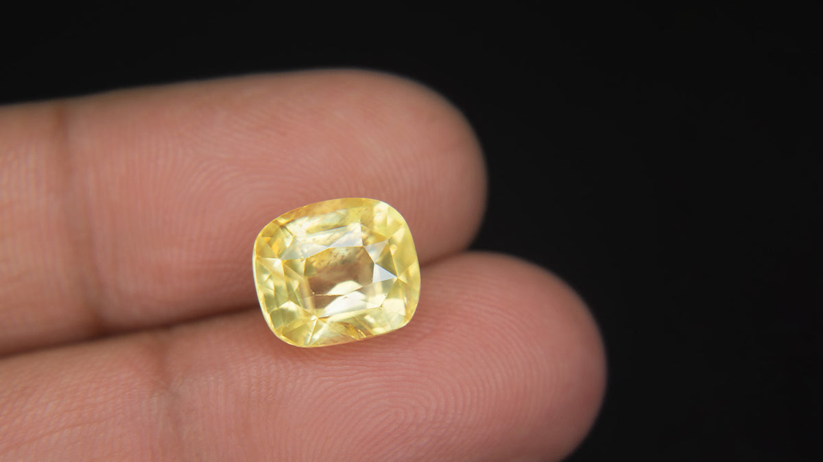 Buy Natural 6.45 Carat Yellow Sapphire Stone at best price online