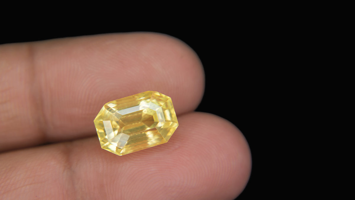 Buy Natural 8.61 Carat Yellow Sapphire Stone at best price online