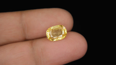 Yellow Sapphire - 4.38 Carat