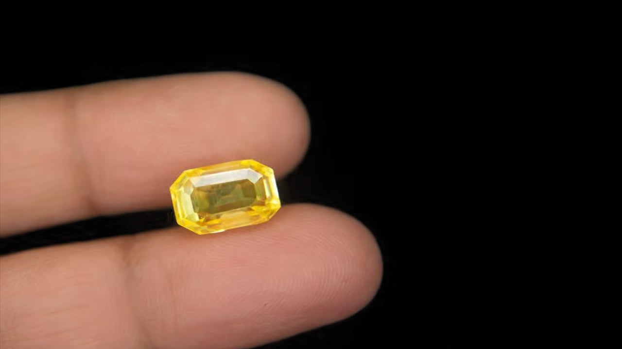 Buy Natural 8.47 Carat Yellow Sapphire Stone at best price online